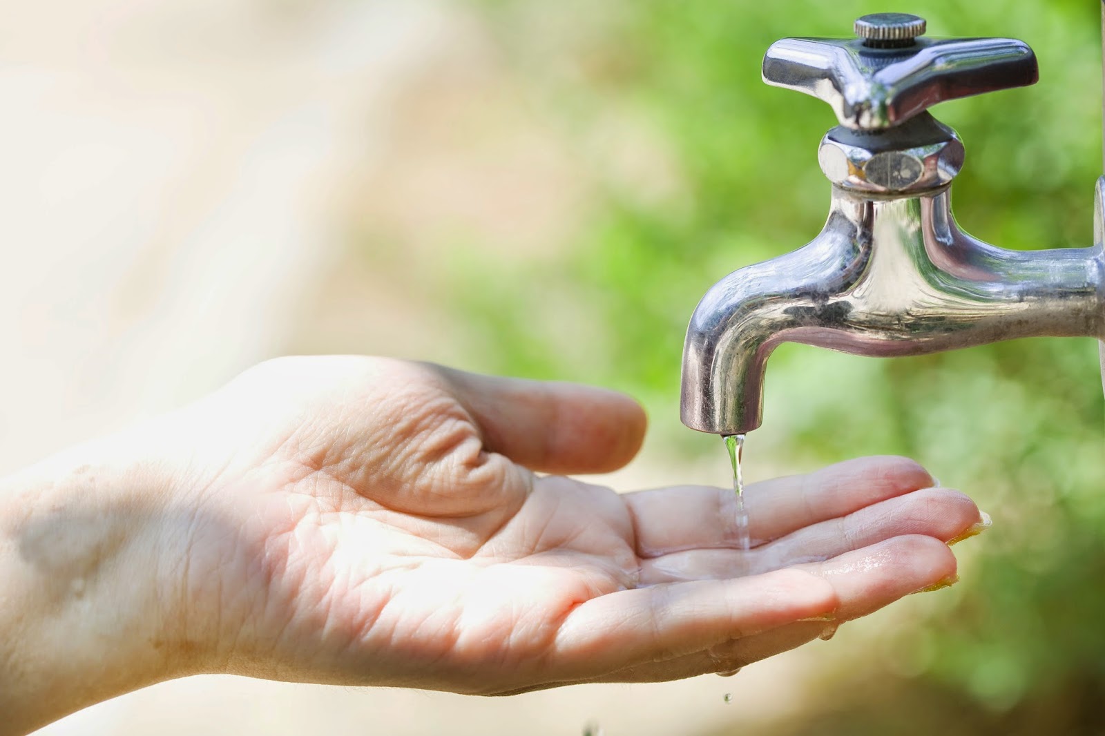 Resultado de imagem para torneira quase sem agua